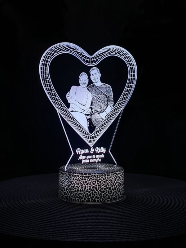 Lámpara personalizada led en acrílico grabado