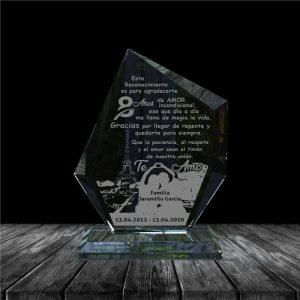 placa en vidrio para regalo de aniversario forma epsilon